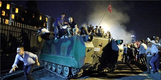 اعلام شکست کودتای نظامی در ترکیه/گولن، متهم ردیف اول/ فتح‌الله گولن: ارتباطی با کودتا ندارم/ ۲۵۰ نفر کشته شدند