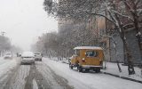 بارش برف سنگین تردد خودروها را در مراغه کند کرد