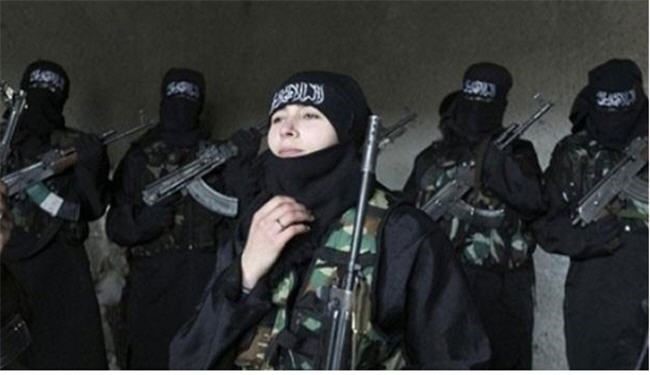 فرار تروریست زن انگلیسی از دست داعش +عکس