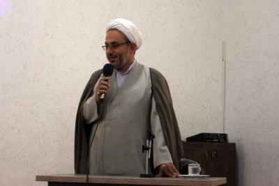 هوشیاری نسل جوان در برابر تفکرات انحرافی و فرهنگ منحط غرب ضروری است