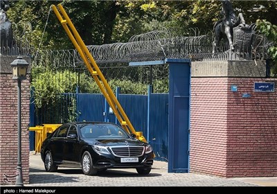 سفارت انگلیس در تهران رسماً بازگشایی شد