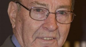 ۸۱۷۱۸۵۲۷-۷۰۰۹۳۱۸۶