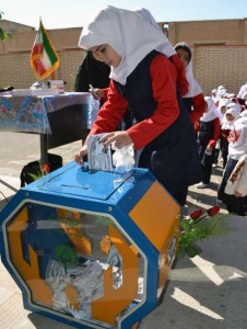 ۸۱۷۶۲۹۰۷-۷۰۱۶۸۴۰۳