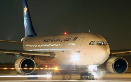 هواپیمای حامل پیکر جانباختگان فاجعه منا در فرودگاه مهرآباد به زمین نشست