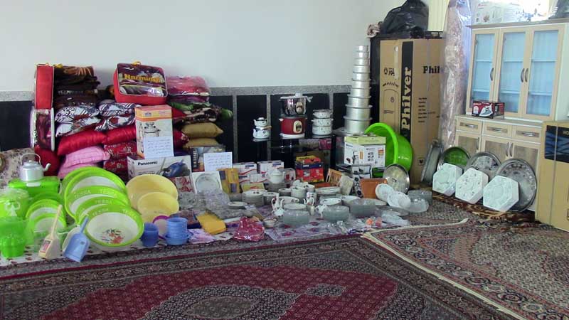 اهدای دو سری جهیزیه کامل توسط بسیجیان روستای قیه بلاغ