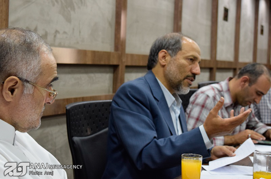 جمالپور: اشتباهات تاریخی کتاب قابل اغماض نیست/ نویسنده: از فرهنگ و ارشاد مجوز گرفته‌ایم!/خواسته منتقدین:غفلت از هویت دینی مردم آذربایجان باید در چاپ‌های بعدی جبران شود