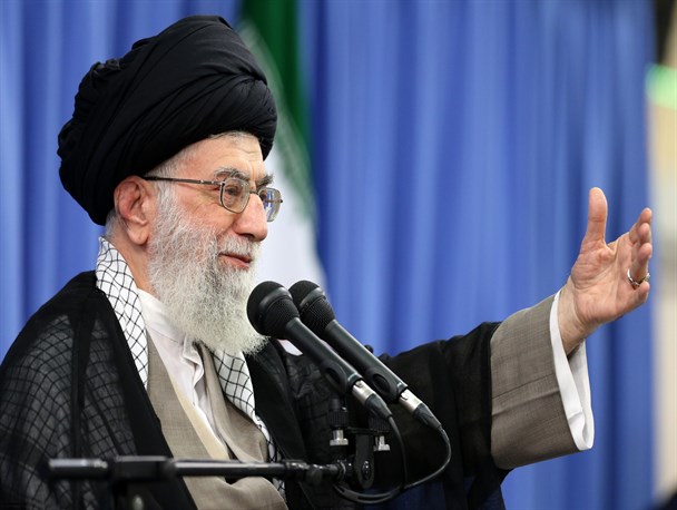 مسجد هسته مقاومت فرهنگی و پایگاه فعالیت اجتماعی است/ ماجرای هشدار رهبری به یکی از سران فتنه/ انقلاب اسلامی آمریکا را در غرب آسیا زمین‌گیر کرده است