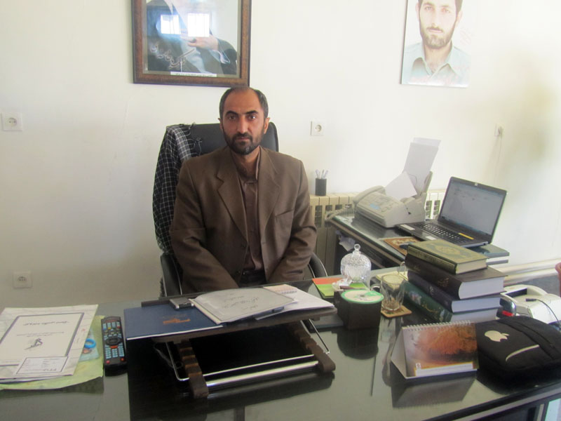 هدایای ارسالی آستان قدس رضوی در بین دانش آموزان بی بضاعت توزیع شد