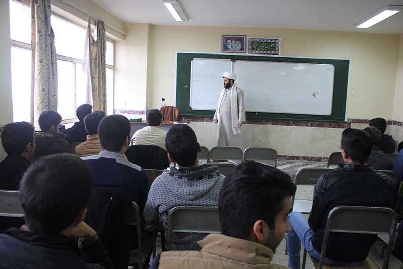 توانمندسازی سرگروه های حلقه های صالحین جنوب استان در مراغه