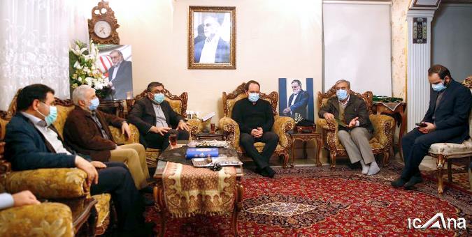 حضور علی علیزاده در منزل شهید فخری زاده حضور علی علیزاده در منزل شهید فخری زاده