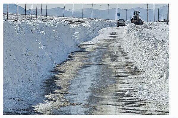 برف‌روبی و یخزدایی ۴۰۰ کیلومتر باند در محورهای اصلی و روستایی مراغه