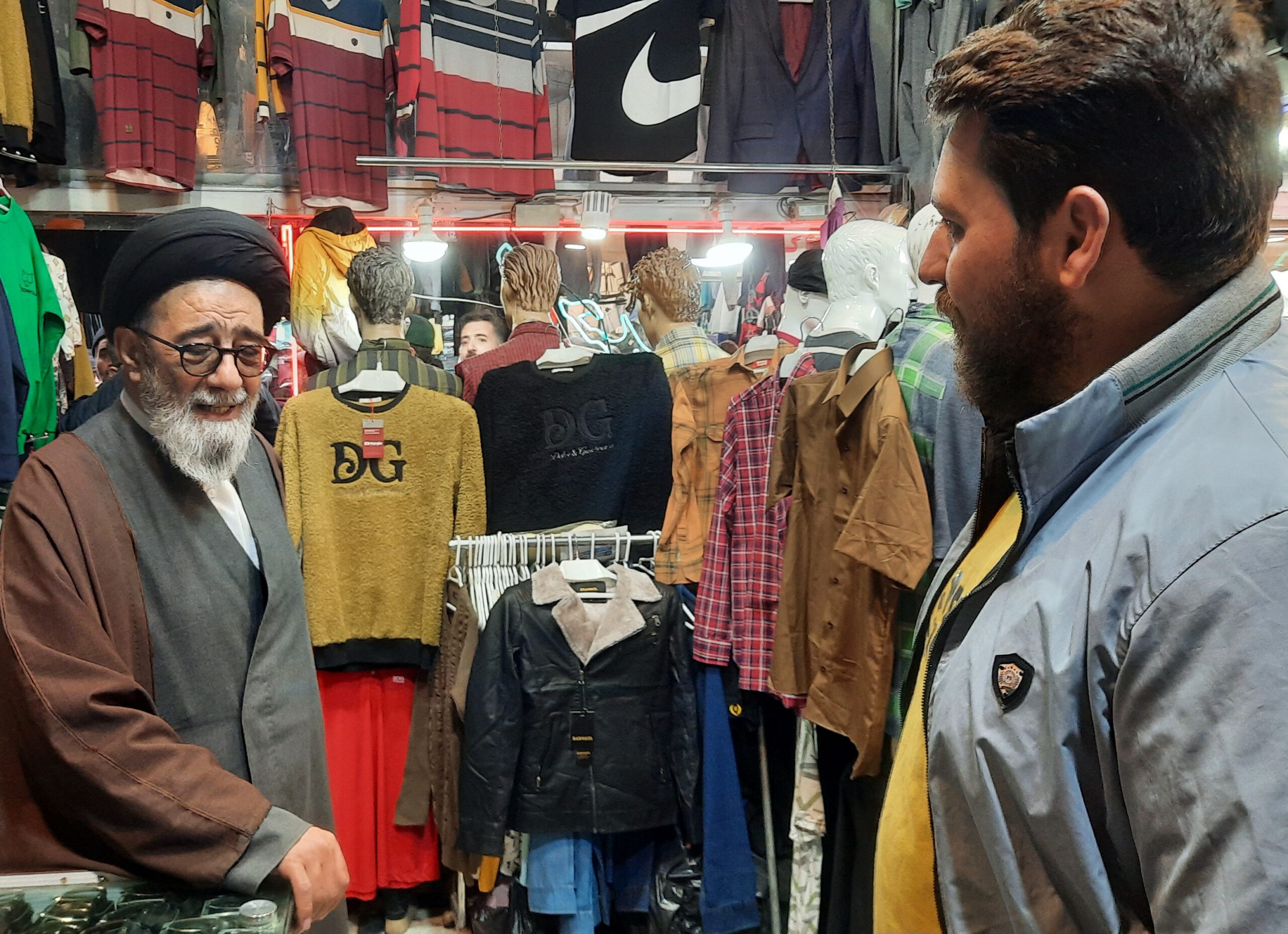 حضور سرزده نماینده ولی فقیه در آذربایجان شرقی در بازار مراغه