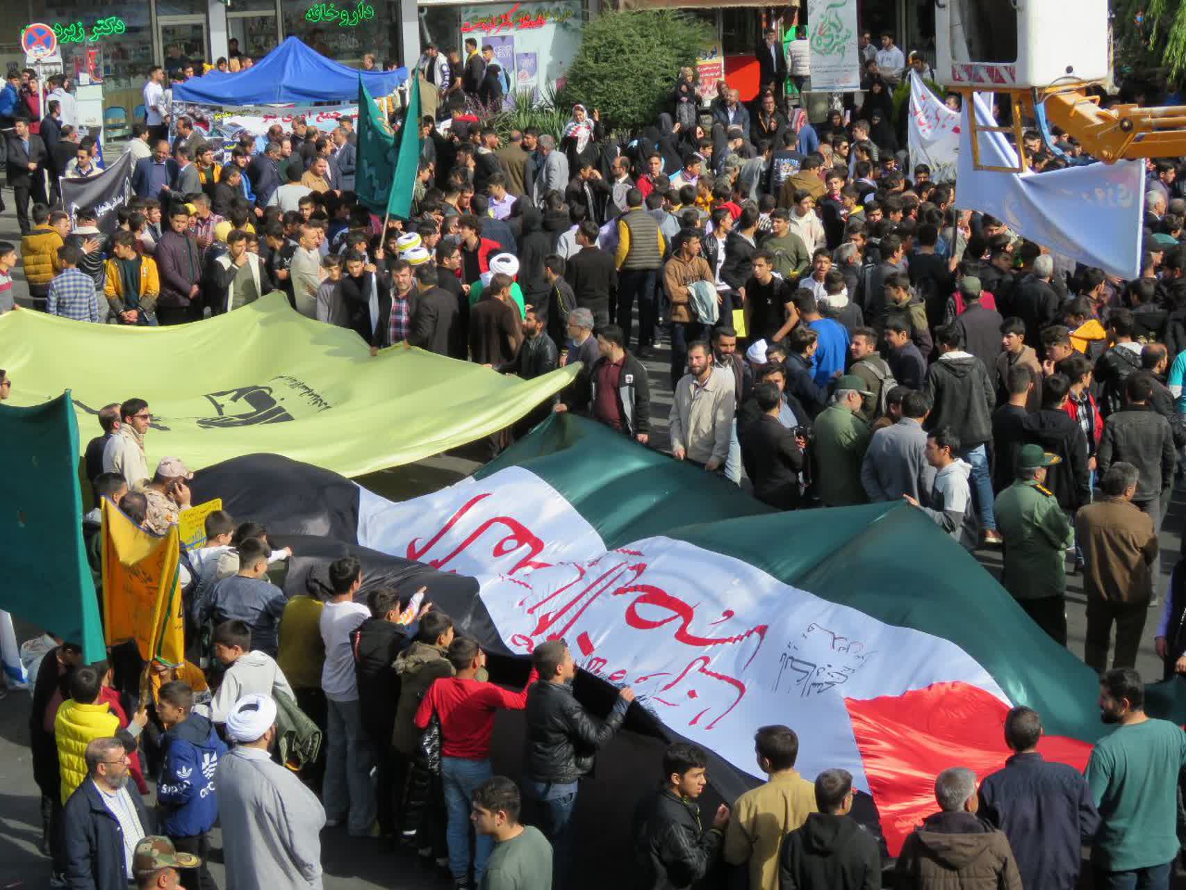 گزارش تصویری حضور پرشور مردم شهید پرور مراغه در راهپیمایی یوم الله ۱۳ آبان