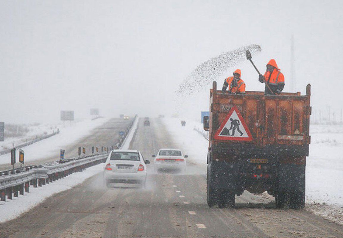 جاده های آذربایجان شرقی لغزنده و مه آلود است
