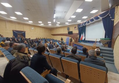 تجلیل از نخبگان و فناوران بسیجی در مراغه