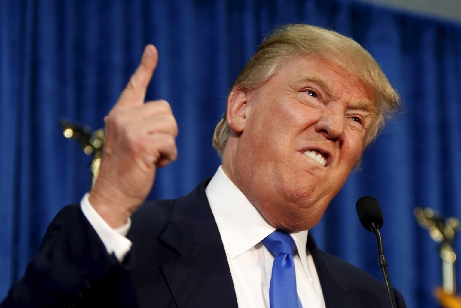 ذهن معیوب غرب‌پرستان افراطی در نگاه به آمریکا