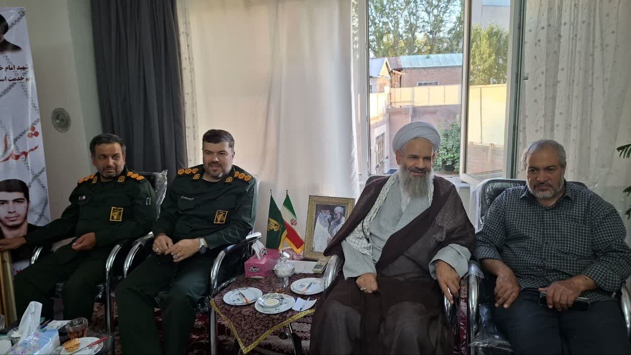 فرمانده سپاه مراغه: ۸۰ گروه جهادی از ابتدای جنگ در خدمت مردم و محرومان هستند 2 photo 2026 09 06 12 49 38 2
